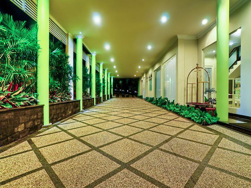 Riverstone Hotel & Cottage Batu  Exterior foto